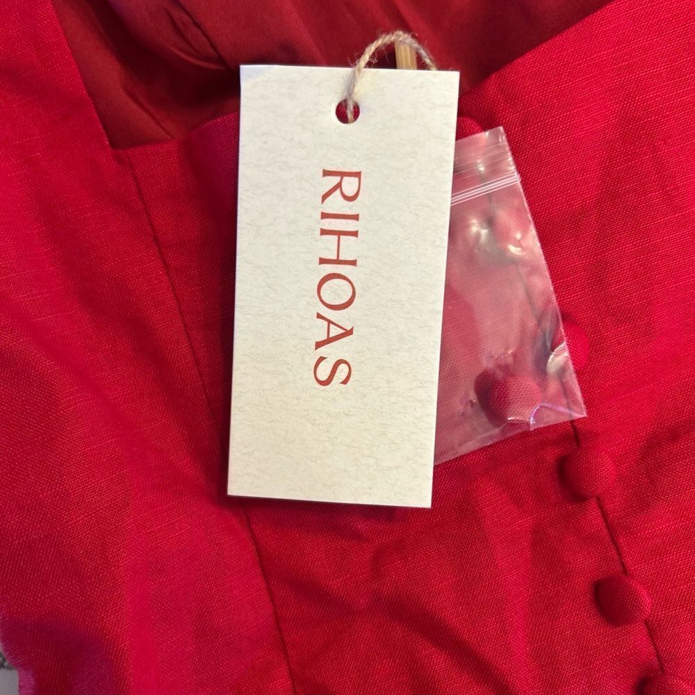 Red Sleeveless Women's Top NWT - Picture 4 of 5